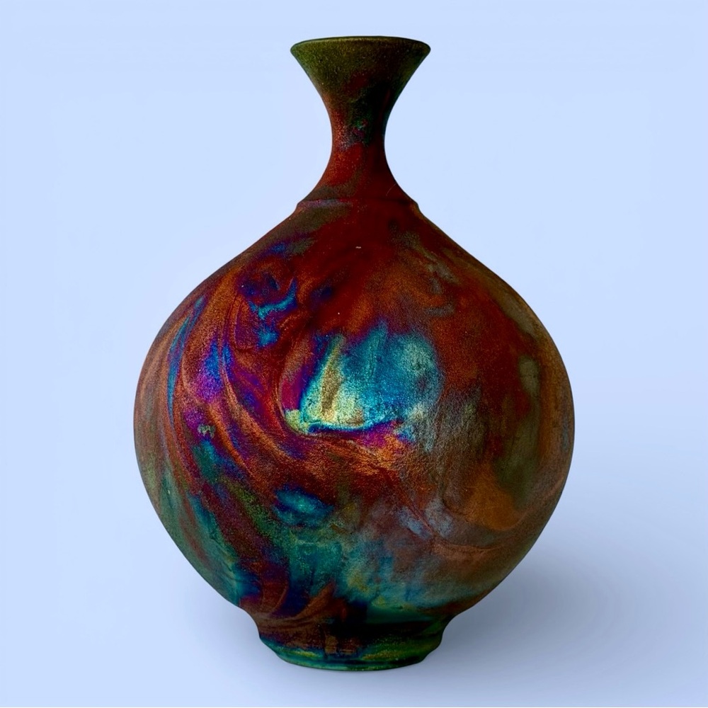 Raku Vase Stunning Iridescent Colors 10-1/2” Tall Artist Signed & Numbered - Picture 4 of 11
